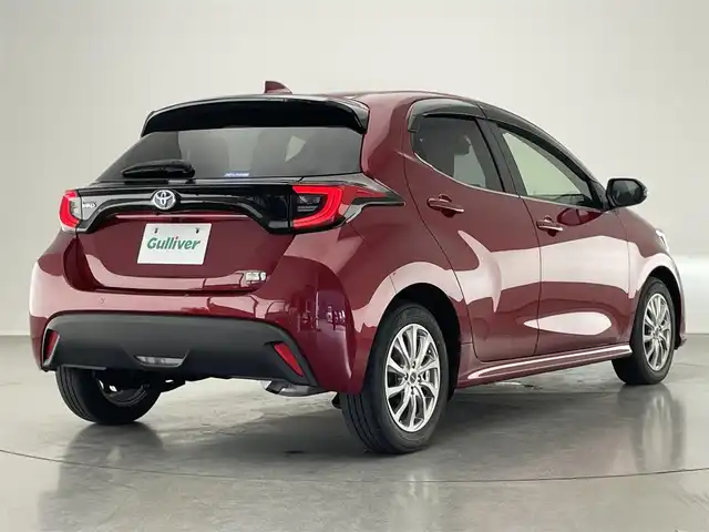 トヨタ ヤリス ハイブリッド Z 愛知県 2021(令3)年 3万km センシュアルレッドマイカ 純正８型ＤＡ　バックカメラ　禁煙車　フルセグ　追従クルコン　ＥＴＣ　ドラレコ　セーフティセンス　シートヒーター　コーナーセンサー　ＵＳＢ接続　衝突軽減　ＬＥＤオートライト　純正フロアマット　車線逸脱　Bluetooth　社外１５インチAW　プッシュスタート　スマートキー