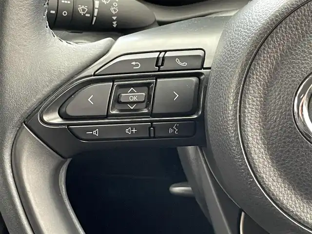 トヨタ ヤリス ハイブリッド Z 愛知県 2021(令3)年 3万km センシュアルレッドマイカ 純正８型ＤＡ　バックカメラ　禁煙車　フルセグ　追従クルコン　ＥＴＣ　ドラレコ　セーフティセンス　シートヒーター　コーナーセンサー　ＵＳＢ接続　衝突軽減　ＬＥＤオートライト　純正フロアマット　車線逸脱　Bluetooth　社外１５インチAW　プッシュスタート　スマートキー