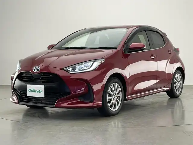 トヨタ ヤリス ハイブリッド Z 愛知県 2021(令3)年 3万km センシュアルレッドマイカ 純正８型ＤＡ　バックカメラ　禁煙車　フルセグ　追従クルコン　ＥＴＣ　ドラレコ　セーフティセンス　シートヒーター　コーナーセンサー　ＵＳＢ接続　衝突軽減　ＬＥＤオートライト　純正フロアマット　車線逸脱　Bluetooth　社外１５インチAW　プッシュスタート　スマートキー