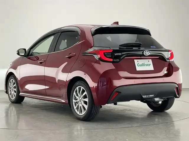 トヨタ ヤリス ハイブリッド Z 愛知県 2021(令3)年 3万km センシュアルレッドマイカ 純正８型ＤＡ　バックカメラ　禁煙車　フルセグ　追従クルコン　ＥＴＣ　ドラレコ　セーフティセンス　シートヒーター　コーナーセンサー　ＵＳＢ接続　衝突軽減　ＬＥＤオートライト　純正フロアマット　車線逸脱　Bluetooth　社外１５インチAW　プッシュスタート　スマートキー