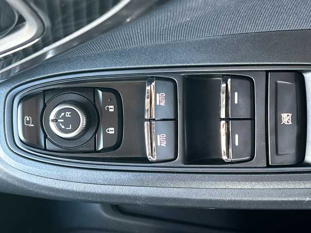 スバル インプレッサ スポーツ 2．0i－S アイサイト 石川県 2017(平29)年 1.6万km ダークグレーメタリック 8インチ純正ナビ【CN-LR830D】/　FM/AM/CD/DVD/Bluetooth/フルセグ/バックカメラ/アイサイト/ドライブレコーダー/ETC2.0/追従クルーズコントロール/４WD/前席メモリシート/サイドエアロ付き/純正アルミホイール/オートライト/LEDヘッドライト/コーナーセンサー