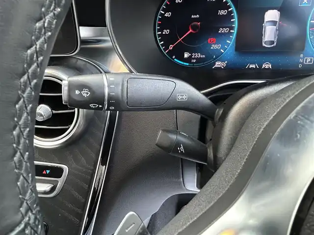 メルセデス・ベンツ ＧＬＣ２２０ d 4マチック クーペ AMGライン 熊本県 2020(令2)年 4万km オブシディアンブラック ・スマートキー/・プッシュスタート/・サンルーフ/・アクティブステアリングアシスト/・道路標識アシスト/・アクティブレーンキーピングアシスト/・アクティブブレーキアシスト/・アテンションアシスト/・ブラインドスポットモニター/・レーンチェンジアシスト/・インテリジェントライトシステム/・クルーズコントロール(追従式)/・黒革シート/・前席パワーシート/・前席エアシート/・全席シートヒーター/・純正メモリナビ/　【Bluetooth・USB・AppleCarPlay・AndroidAuto】/・Burmesterサウンドシステム/・フルセグTV/・全方位カメラ/・ETC2.0/・ヘッドアップディスプレイ/・ドライブレコーダー(前後録画)/・パワーバックドア/・LEDヘッドランプ/・純正マット