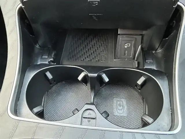 メルセデス・ベンツ ＧＬＣ２２０ d 4マチック クーペ AMGライン 熊本県 2020(令2)年 4万km オブシディアンブラック ・スマートキー/・プッシュスタート/・サンルーフ/・アクティブステアリングアシスト/・道路標識アシスト/・アクティブレーンキーピングアシスト/・アクティブブレーキアシスト/・アテンションアシスト/・ブラインドスポットモニター/・レーンチェンジアシスト/・インテリジェントライトシステム/・クルーズコントロール(追従式)/・黒革シート/・前席パワーシート/・前席エアシート/・全席シートヒーター/・純正メモリナビ/　【Bluetooth・USB・AppleCarPlay・AndroidAuto】/・Burmesterサウンドシステム/・フルセグTV/・全方位カメラ/・ETC2.0/・ヘッドアップディスプレイ/・ドライブレコーダー(前後録画)/・パワーバックドア/・LEDヘッドランプ/・純正マット