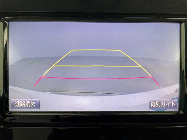 トヨタ プリウス A プレミアム 道央・札幌 2016(平28)年 2万km ホワイトパールクリスタルシャイン ・4WD/・純正SDナビ/・BT&CD&DVD&フルセグTV/・クルーズコントロール/・プリクラッシュセーフティ/・レザーシート/・前席シートヒーター/・D席パワーシート/・パーキングアシスト/・ビルトインETC/・ミラーヒーター/・ヘッドアップディスプレイ/・オートマチックハイビーム/・オートライト/・LEDヘッドライト&フォグ/・プッシュスタート/・スマートキー/・スペアキー×2