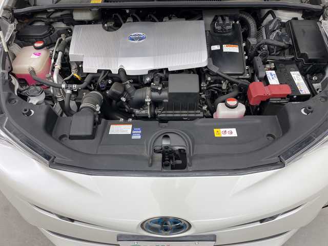 トヨタ プリウス A プレミアム 道央・札幌 2016(平28)年 2万km ホワイトパールクリスタルシャイン ・4WD/・純正SDナビ/・BT&CD&DVD&フルセグTV/・クルーズコントロール/・プリクラッシュセーフティ/・レザーシート/・前席シートヒーター/・D席パワーシート/・パーキングアシスト/・ビルトインETC/・ミラーヒーター/・ヘッドアップディスプレイ/・オートマチックハイビーム/・オートライト/・LEDヘッドライト&フォグ/・プッシュスタート/・スマートキー/・スペアキー×2