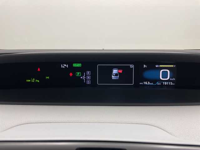 トヨタ プリウス A プレミアム 道央・札幌 2016(平28)年 2万km ホワイトパールクリスタルシャイン ・4WD/・純正SDナビ/・BT&CD&DVD&フルセグTV/・クルーズコントロール/・プリクラッシュセーフティ/・レザーシート/・前席シートヒーター/・D席パワーシート/・パーキングアシスト/・ビルトインETC/・ミラーヒーター/・ヘッドアップディスプレイ/・オートマチックハイビーム/・オートライト/・LEDヘッドライト&フォグ/・プッシュスタート/・スマートキー/・スペアキー×2