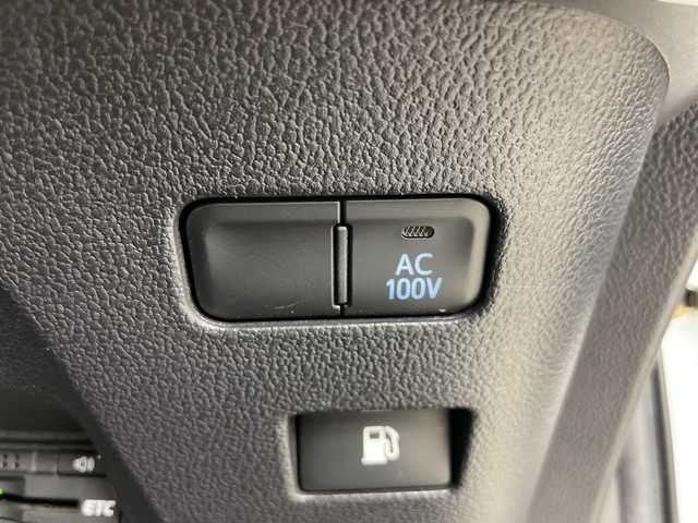 トヨタ プリウス A プレミアム 道央・札幌 2016(平28)年 2万km ホワイトパールクリスタルシャイン ・4WD/・純正SDナビ/・BT&CD&DVD&フルセグTV/・クルーズコントロール/・プリクラッシュセーフティ/・レザーシート/・前席シートヒーター/・D席パワーシート/・パーキングアシスト/・ビルトインETC/・ミラーヒーター/・ヘッドアップディスプレイ/・オートマチックハイビーム/・オートライト/・LEDヘッドライト&フォグ/・プッシュスタート/・スマートキー/・スペアキー×2