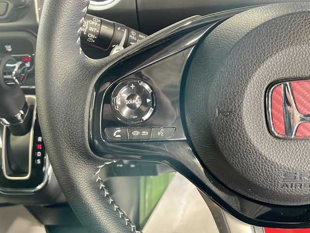 ホンダ Ｎ ＢＯＸ カスタム L ターボ スタイル+ブラック 佐賀県 2022(令4)年 2.5万km クリスタルブラックパール エアロパーツ（フロント・サイド・リア）/社外7インチナビ/CD/DVD/Bluetooth接続/フルセグTV/バックカメラ/衝突被害軽減システム/コーナーセンサー/クルーズコントロール/先行車発進告知/路外逸脱抑制システム/レーンキープアシスト/標識認識システム/ＥＴＣ/ドライブレコーダー/横滑り防止システム/オートライト/LEDライト/フォグランプ/ヘッドライトレベライザー/革巻きステアリング/ステアリングスイッチ/パドルシフト/ハーフレザーシート/運転席/助手席シートヒーター/電動格納ミラー/ウインカーミラー/ダブル＆サイド＆カーテンエアバック/プッシュスタート/スマートキー/スペアキーｘ１