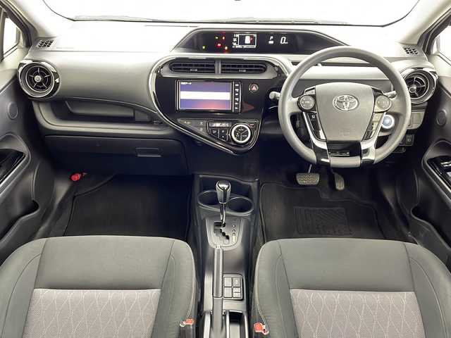 トヨタ アクア S スタイルブラック 鹿児島県 2020(令2)年 3.3万km パール 純正SDナビ【NSZT-W68T】/フルセグテレビ/パノラミックビューモニター/プリクラッシュセーフティ/Bluetoothオーディオ/ビルトインETC/プッシュスタート/ドライブレコーダー/フロアマット/スマートキー/ステアリングスイッチ/LEDヘッドライト