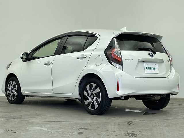 トヨタ アクア S スタイルブラック 鹿児島県 2020(令2)年 3.3万km パール 純正SDナビ【NSZT-W68T】/フルセグテレビ/パノラミックビューモニター/プリクラッシュセーフティ/Bluetoothオーディオ/ビルトインETC/プッシュスタート/ドライブレコーダー/フロアマット/スマートキー/ステアリングスイッチ/LEDヘッドライト