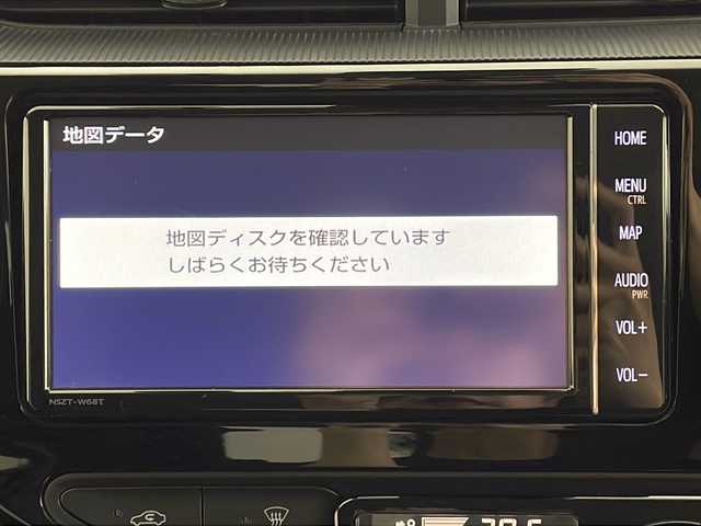 トヨタ アクア S スタイルブラック 鹿児島県 2020(令2)年 3.3万km パール 純正SDナビ【NSZT-W68T】/フルセグテレビ/パノラミックビューモニター/プリクラッシュセーフティ/Bluetoothオーディオ/ビルトインETC/プッシュスタート/ドライブレコーダー/フロアマット/スマートキー/ステアリングスイッチ/LEDヘッドライト