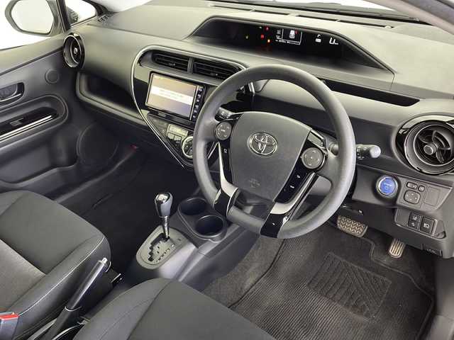 トヨタ アクア S スタイルブラック 鹿児島県 2020(令2)年 3.3万km パール 純正SDナビ【NSZT-W68T】/フルセグテレビ/パノラミックビューモニター/プリクラッシュセーフティ/Bluetoothオーディオ/ビルトインETC/プッシュスタート/ドライブレコーダー/フロアマット/スマートキー/ステアリングスイッチ/LEDヘッドライト