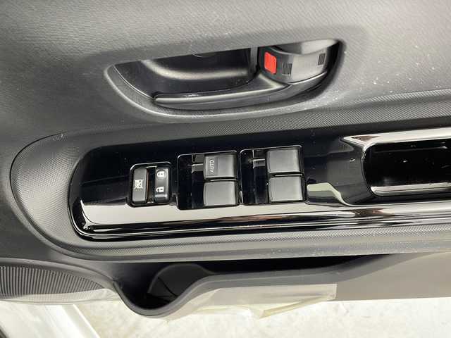 トヨタ アクア S スタイルブラック 鹿児島県 2020(令2)年 3.3万km パール 純正SDナビ【NSZT-W68T】/フルセグテレビ/パノラミックビューモニター/プリクラッシュセーフティ/Bluetoothオーディオ/ビルトインETC/プッシュスタート/ドライブレコーダー/フロアマット/スマートキー/ステアリングスイッチ/LEDヘッドライト