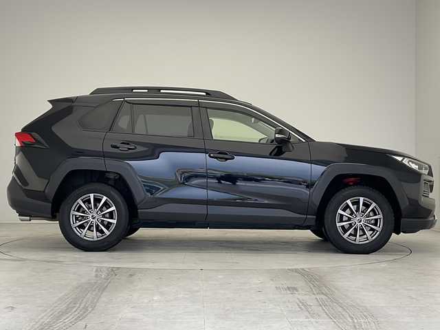 トヨタ ＲＡＶ４ アドベンチャー オフロードPKG 愛知県 2022(令4)年 4万km アティチュードブラックマイカ 衝突軽減システム/純正9型ディスプレイオーディオ ナビなし/レーダークルーズコントロール/シートヒーター/エアシート/Bluetooth/バックカメラ/パワーシート/コーナーセンサー/純正アルミホイール/ルーフレール/ブラインドスポットモニター/LEDヘッドライト/ステアリングヒーター/ドライブレコーダー/ETC/ステアリングスイッチ/スマートキー/プッシュスタート