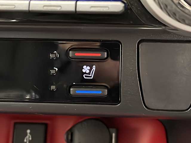 トヨタ ＲＡＶ４ アドベンチャー オフロードPKG 愛知県 2022(令4)年 4万km アティチュードブラックマイカ 衝突軽減システム/純正9型ディスプレイオーディオ ナビなし/レーダークルーズコントロール/シートヒーター/エアシート/Bluetooth/バックカメラ/パワーシート/コーナーセンサー/純正アルミホイール/ルーフレール/ブラインドスポットモニター/LEDヘッドライト/ステアリングヒーター/ドライブレコーダー/ETC/ステアリングスイッチ/スマートキー/プッシュスタート