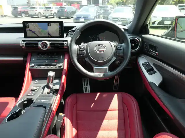 レクサス ＲＣ 300 Fスポーツ 千葉県 2023(令5)年 4.5万km グラファイトブラックガラスフレーク Lexus Safety System+/・プリクラッシュセーフティ/・レーンディパーチャーアラート/・オートハイビーム/・レーダークルーズコントロール/・ブラインドスポットモニター/ムーンルーフ/レッドレザーシート/前席パワーシート/エアシート/シートヒーター/純正SDナビ/地デジTV/【DVD/CD再生機能　Bluetooth接続】/バックカメラ/リバース連動ドアミラー（左/右）/ステアリングヒーター/ステアリングスイッチ/革巻きステアリング/パドルシフト/ETC（2.0）/3眼LEDヘッドライト/ウインカーミラー/クリアランスソナー/純正19インチアルミホイル/サイド/カーテンエアバッグ/スマートキー