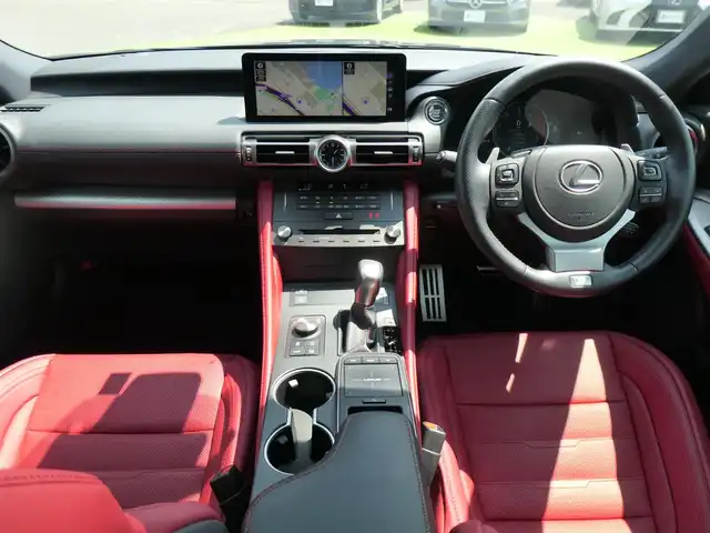 レクサス ＲＣ 300 Fスポーツ 千葉県 2023(令5)年 4.5万km グラファイトブラックガラスフレーク Lexus Safety System+/・プリクラッシュセーフティ/・レーンディパーチャーアラート/・オートハイビーム/・レーダークルーズコントロール/・ブラインドスポットモニター/ムーンルーフ/レッドレザーシート/前席パワーシート/エアシート/シートヒーター/純正SDナビ/地デジTV/【DVD/CD再生機能　Bluetooth接続】/バックカメラ/リバース連動ドアミラー（左/右）/ステアリングヒーター/ステアリングスイッチ/革巻きステアリング/パドルシフト/ETC（2.0）/3眼LEDヘッドライト/ウインカーミラー/クリアランスソナー/純正19インチアルミホイル/サイド/カーテンエアバッグ/スマートキー