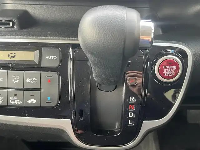 ホンダ Ｎ ＢＯＸ カスタム G Lパッケージ 秋田県 2016(平28)年 6.3万km プレミアムホワイトパールⅡ 純正ナビ/LEDヘッドライト/４WD/フルセグ/バックカメラ/スマートキー/社外アルミ/片側パワスラ/アイドリングストップ/プッシュスタート/前席シートヒーター/ステアリングスイッチ/純正エンジンスターター/純正フロアマット/純正ドアバイザー/オートライト/オートエアコン/パワーステアリング/パワーウィンドウ/横滑り防止/電動格納ウィンカーミラー