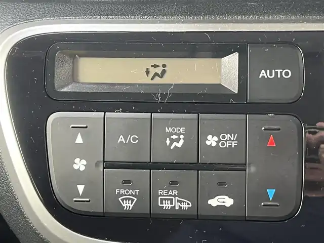 ホンダ Ｎ ＢＯＸ カスタム G Lパッケージ 秋田県 2016(平28)年 6.3万km プレミアムホワイトパールⅡ 純正ナビ/LEDヘッドライト/４WD/フルセグ/バックカメラ/スマートキー/社外アルミ/片側パワスラ/アイドリングストップ/プッシュスタート/前席シートヒーター/ステアリングスイッチ/純正エンジンスターター/純正フロアマット/純正ドアバイザー/オートライト/オートエアコン/パワーステアリング/パワーウィンドウ/横滑り防止/電動格納ウィンカーミラー