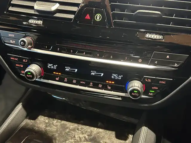 ＢＭＷ ５２３ｄ xDrive Mスピリット 道央・札幌 2020(令2)年 2.4万km ブルーストーン メタリックペイント/ハイラインパッケージ/　・ダコタレザーシート/　・ランバーサポート/　・前後シートヒーター/アドバンスパッケージ/　・コンフォートパッケージ/　・アダプティブLEDヘッドライト/　・パーキングアシストプラス/　・アンビエントライト/ヘッドアップディスプレイ/ドライビングアシストプラス/純正HDDナビ/フルセグテレビ/USB/BT/360°カメラ/PDC/HiFiスピーカー