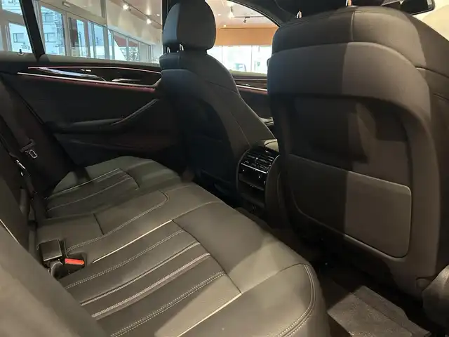 ＢＭＷ ５２３ｄ xDrive Mスピリット 道央・札幌 2020(令2)年 2.4万km ブルーストーン メタリックペイント/ハイラインパッケージ/　・ダコタレザーシート/　・ランバーサポート/　・前後シートヒーター/アドバンスパッケージ/　・コンフォートパッケージ/　・アダプティブLEDヘッドライト/　・パーキングアシストプラス/　・アンビエントライト/ヘッドアップディスプレイ/ドライビングアシストプラス/純正HDDナビ/フルセグテレビ/USB/BT/360°カメラ/PDC/HiFiスピーカー
