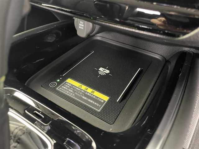 ホンダ ヴェゼル ハイブリッド e:HEV Z 富山県 2025(令7)年 0.1万km未満 プラチナホワイトパール 登録済未使用車/純正ディスプレイオーディオ（AM/FM/BT/USB/フルセグ）/バックカメラ/ETC/ブラインドスポットモニター/ハーフレザーシート/シートヒーター/ハンドルヒーター/衝突被害軽減システム/レーダークルーズコントロール/レーンキープアシスト/コーナーセンサー/横滑り防止装置/アイドリングストップ/オートLEDライト/フォグライト/純正アルミホイール/置くだけ充電/革巻きステアリング/ステアリングスイッチ/スマートキー/スペアキー