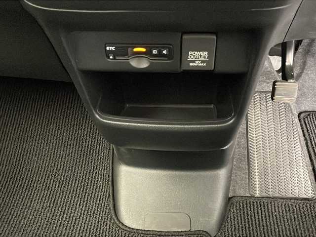 ホンダ Ｎ ＢＯＸ カスタム G Lパッケージ 長野県 2016(平28)年 6.1万km プレミアムホワイトパールⅡ 純正ディスプレイオーディオ&ワンセグTV&CD&BT/アイドリングストップ/社外前方ドライブレコーダー/片側パワースライドドア/ステアリングスイッチ/ベンチシート/2列目サンシェード/バックカメラ/ビルトインETC/HIDヘッドライト/電動格納ミラー/ウィンカーミラー/ドアミラーヒーター/純正ホイールキャップ装着/純正フロアマット/純正ドアバイザー/プッシュスタート/スマートキー