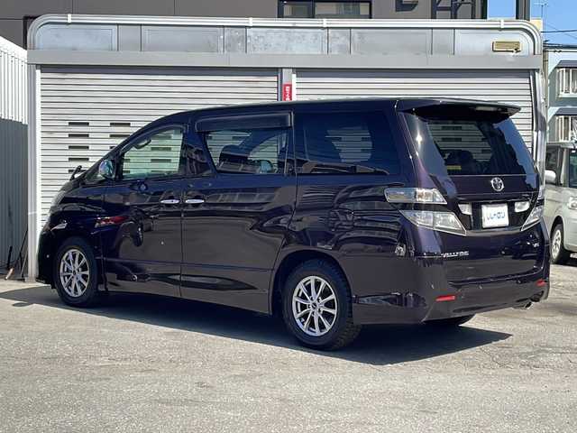 トヨタ ヴェルファイア 3．5Z プラチナセレクションⅡ 道央・札幌 2011(平23)年 12.9万km ボルドーマイカメタリック (株)IDOMが運営する【じしゃロン札幌店】の自社ローン専用車両になりますこちらは現金またはオートローンご利用価格です。自社ローンご希望の方は別途その旨お申し付けください。/・純正ナビ /・フルセグ&CD&DVD&FM&AM/・純正フリップダウンモニター/・両側電動スライドドア/・バックカメラ/・クルーズコントロール/・ビルドインETC/・パワーバックドア /・プッシュスタート/・純正フロアマット