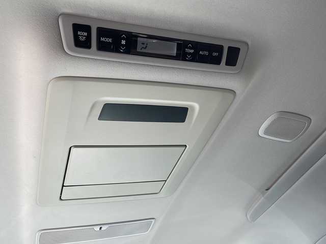 トヨタ ヴェルファイア 3．5Z プラチナセレクションⅡ 道央・札幌 2011(平23)年 12.9万km ボルドーマイカメタリック (株)IDOMが運営する【じしゃロン札幌店】の自社ローン専用車両になりますこちらは現金またはオートローンご利用価格です。自社ローンご希望の方は別途その旨お申し付けください。/・純正ナビ /・フルセグ&CD&DVD&FM&AM/・純正フリップダウンモニター/・両側電動スライドドア/・バックカメラ/・クルーズコントロール/・ビルドインETC/・パワーバックドア /・プッシュスタート/・純正フロアマット