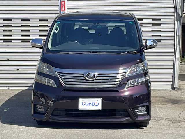 トヨタ ヴェルファイア 3．5Z プラチナセレクションⅡ 道央・札幌 2011(平23)年 12.9万km ボルドーマイカメタリック (株)IDOMが運営する【じしゃロン札幌店】の自社ローン専用車両になりますこちらは現金またはオートローンご利用価格です。自社ローンご希望の方は別途その旨お申し付けください。/・純正ナビ /・フルセグ&CD&DVD&FM&AM/・純正フリップダウンモニター/・両側電動スライドドア/・バックカメラ/・クルーズコントロール/・ビルドインETC/・パワーバックドア /・プッシュスタート/・純正フロアマット