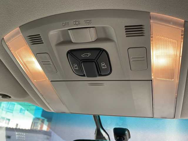 トヨタ ヴェルファイア 3．5Z プラチナセレクションⅡ 道央・札幌 2011(平23)年 12.9万km ボルドーマイカメタリック (株)IDOMが運営する【じしゃロン札幌店】の自社ローン専用車両になりますこちらは現金またはオートローンご利用価格です。自社ローンご希望の方は別途その旨お申し付けください。/・純正ナビ /・フルセグ&CD&DVD&FM&AM/・純正フリップダウンモニター/・両側電動スライドドア/・バックカメラ/・クルーズコントロール/・ビルドインETC/・パワーバックドア /・プッシュスタート/・純正フロアマット