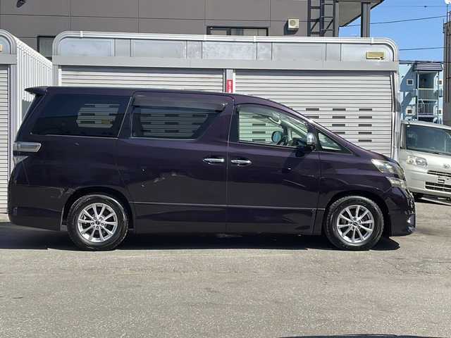 トヨタ ヴェルファイア 3．5Z プラチナセレクションⅡ 道央・札幌 2011(平23)年 12.9万km ボルドーマイカメタリック (株)IDOMが運営する【じしゃロン札幌店】の自社ローン専用車両になりますこちらは現金またはオートローンご利用価格です。自社ローンご希望の方は別途その旨お申し付けください。/・純正ナビ /・フルセグ&CD&DVD&FM&AM/・純正フリップダウンモニター/・両側電動スライドドア/・バックカメラ/・クルーズコントロール/・ビルドインETC/・パワーバックドア /・プッシュスタート/・純正フロアマット