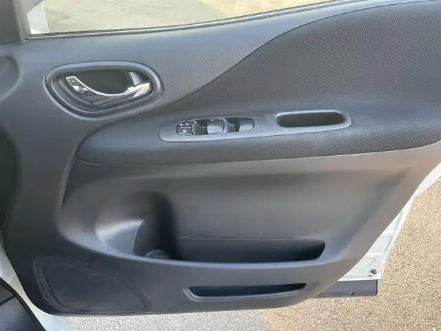 日産 セレナ ハイウェイスター Vセレ +Safty 岩手県 2015(平27)年 8.8万km ブリリアントホワイトパール (株)IDOMが運営する【じしゃロン盛岡店】の自社ローン専用車両になりますこちらは現金またはオートローンご利用時の価格です。自社ローンご希望の方は別途その旨お申付け下さい/社外メモリナビ/AM/FM/CD/DVD/SD/BT/USB/フルセグTV/バックカメラ/ETC/エマージェンシーB/クルーズコントロール/両側PWスライドドア/レーンキープアシスト/ドアバイザー/フロアマット/プッシュスタート/スマートキー/スペアキーあり/純正15インチAW/取扱説明書/保証書