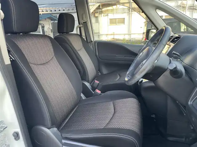 日産 セレナ ハイウェイスター Vセレ +Safty 岩手県 2015(平27)年 8.8万km ブリリアントホワイトパール (株)IDOMが運営する【じしゃロン盛岡店】の自社ローン専用車両になりますこちらは現金またはオートローンご利用時の価格です。自社ローンご希望の方は別途その旨お申付け下さい/社外メモリナビ/AM/FM/CD/DVD/SD/BT/USB/フルセグTV/バックカメラ/ETC/エマージェンシーB/クルーズコントロール/両側PWスライドドア/レーンキープアシスト/ドアバイザー/フロアマット/プッシュスタート/スマートキー/スペアキーあり/純正15インチAW/取扱説明書/保証書