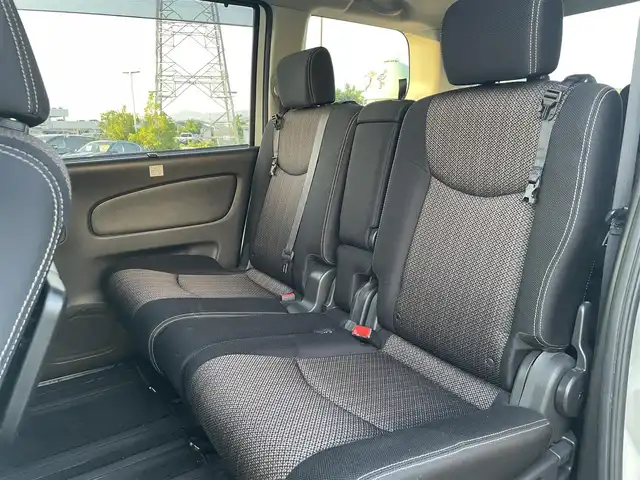 日産 セレナ ハイウェイスター Vセレ +Safty 岩手県 2015(平27)年 8.8万km ブリリアントホワイトパール (株)IDOMが運営する【じしゃロン盛岡店】の自社ローン専用車両になりますこちらは現金またはオートローンご利用時の価格です。自社ローンご希望の方は別途その旨お申付け下さい/社外メモリナビ/AM/FM/CD/DVD/SD/BT/USB/フルセグTV/バックカメラ/ETC/エマージェンシーB/クルーズコントロール/両側PWスライドドア/レーンキープアシスト/ドアバイザー/フロアマット/プッシュスタート/スマートキー/スペアキーあり/純正15インチAW/取扱説明書/保証書