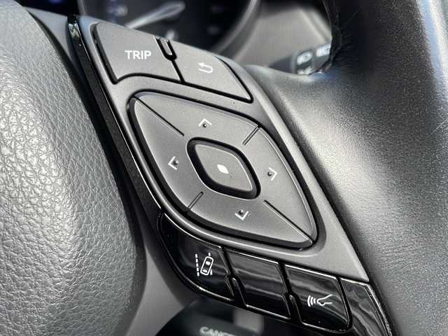 トヨタ Ｃ－ＨＲ G－T 青森県 2018(平30)年 9万km ホワイトパールクリスタルシャイン ・寒冷地仕様/・4WD/・純正ナビ/・フルセグ/・バックカメラ/・Bluetooth/・ABS/・横滑り防止/・衝突被害軽減ブレーキ/・レーンキープアシスト/・レーダークルーズコントロール/・ワイパーデアイサー/・LEDヘットライト/・オートライト/・オートマチックハイビーム/・MTモード付AT/・電子制御パーキングブレーキ/・ハーフレザーシート/・シートヒーター/・プッシュスタート/・スマートキー/・純正ETC/・純正フロアマット/・純正18AW/・保証書/・取扱説明書