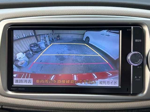 トヨタ ヴィッツ U 神奈川県 2013(平25)年 1.5万km スーパーレッドⅤ ワンオーナー /登録時14350キロ/車検R8/6/16まで/純正ナビ/CD /DVD /SD /BT /フルセグ/バックカメラ/ETC/HIDヘッドライト/オートライト/ウィンカーミラー/オートリトラミラー/電動コーナーポール/運転席シートヒーター/運転席シートリフター/革巻きステアリング/スマートキー×2/新車時保証書/取扱説明書/ナビ取扱説明書