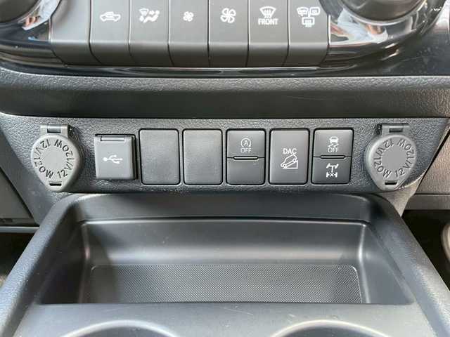 トヨタ ハイラックス Z レボロッコエディション 岩手県 2024(令6)年 1.6万km オキサイドブロンズM キャノピー/パノラミックビューモニター/SOREXヒッチメンバー/TRDマッドガード/フラットルーフラック/純正ディスプレイオーディオ/ナビ/ETC/クルーズコントロール/アイドリングストップ/オートライト