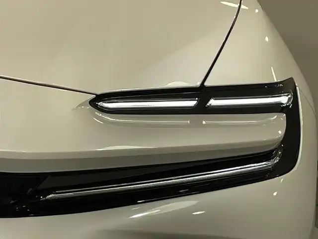 トヨタ クラウン スポーツ Z 愛知県 2024(令6)年 0.7万km プレシャスホワイトパール 純正１２．３インチディスプレイオーディオＰｌｕｓ　/（FM/AM/フルセグTV/Bluetooth/CarPlay/Miracast)/パノラマルーフ　/パノラミックビューモニター　/トヨタチームメイト　/　　-アドバンストパーク/アドバンストドライブ/トヨタセーフティセンス　/　　-プリクラッシュセーフティ/　　-レーントレーニングアシスト+レーンディパーチャーアラート/　　-レーダークルーズコントロール/　　-アダプティブハイビーム/　　-ロードサインアシスト/　　-発進遅れ告知機能/ビルトインＥＴＣ２．０　/ＡＣ１００Ｖ　/電動バックドア　/シートベンチレーション/シートヒーター/メモリー機能付パワーシート/ヘッドアップディスプレイ/デジタルインナーミラー/ブラインドスポットモニター/置くだけ充電/ヘッドライトウォッシャー/茶革シート