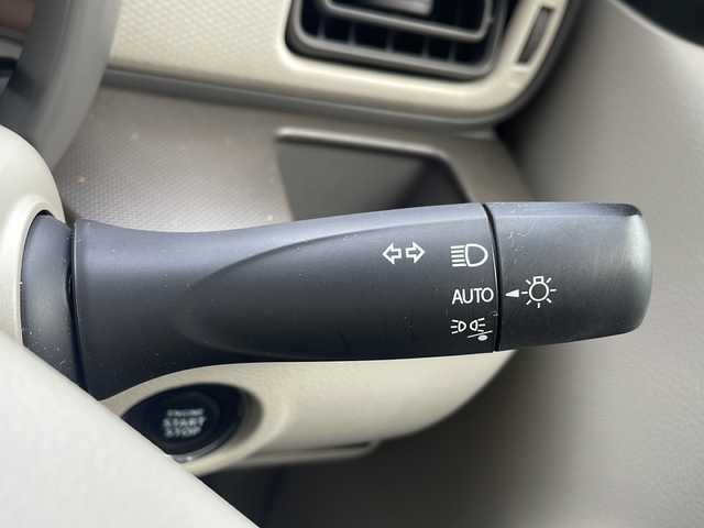スズキ ラパン ＬＣ L 福岡県 2022(令4)年 2.3万km トラッドカーキメタリック ワンオーナー　/運転席シートヒーター　/前後ドライブレコーダー　/純正ナビ（フルセグＴＶ・ＡＭ・ＦＭ・Ｂｌｏｏｔｏｏｔｈ・ＣＤ・ＤＶＤ・ＵＳＥＮ・ｉＰｏｄ）/ＥＴＣ　/後方コーナーセンサー/ドアバイザー　/アイドリングストップ/USBポート/横滑り防止装置/レーンキープアシスト/ＬＥＤライト/オートライト/運転席・助手席エアバック/衝突被害軽減システム/プッシュスタート/スマートキー/スペアキー１本/保証書/取扱説明書