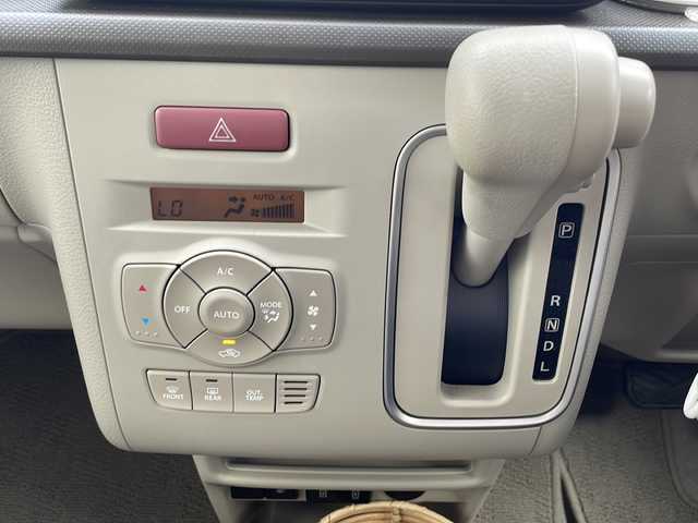 スズキ ラパン ＬＣ L 福岡県 2022(令4)年 2.3万km トラッドカーキメタリック ワンオーナー　/運転席シートヒーター　/前後ドライブレコーダー　/純正ナビ（フルセグＴＶ・ＡＭ・ＦＭ・Ｂｌｏｏｔｏｏｔｈ・ＣＤ・ＤＶＤ・ＵＳＥＮ・ｉＰｏｄ）/ＥＴＣ　/後方コーナーセンサー/ドアバイザー　/アイドリングストップ/USBポート/横滑り防止装置/レーンキープアシスト/ＬＥＤライト/オートライト/運転席・助手席エアバック/衝突被害軽減システム/プッシュスタート/スマートキー/スペアキー１本/保証書/取扱説明書