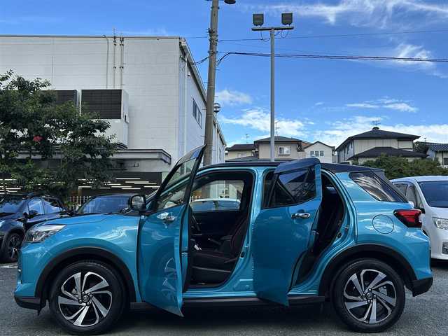 トヨタ ライズ Z 熊本県 2021(令3)年 2.2万km ブラックマイカメタリック/ターコイズブルーマイカメタリック ワンオーナー/衝突軽減ブレーキ/プッシュスタート/純正ディスプレイオーディオ/（フルセグTV・BTオーディオ）/全方位カメラ/ビルトインETC/前後ドライブレコーダー/純正17インチAW/レーダークルーズ/前席シートヒーター/LEDヘッドライト/オートライト/フォグライト/前後コーナーセンサー/横滑り防止装置/ウィンカーミラー/純正フロアマット/純正ドアバイザー/新車保証書/取扱説明書
