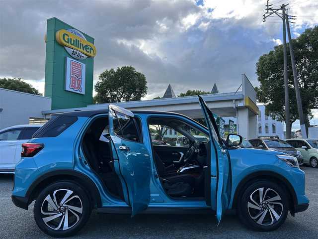 トヨタ ライズ Z 熊本県 2021(令3)年 2.2万km ブラックマイカメタリック/ターコイズブルーマイカメタリック ワンオーナー/衝突軽減ブレーキ/プッシュスタート/純正ディスプレイオーディオ/（フルセグTV・BTオーディオ）/全方位カメラ/ビルトインETC/前後ドライブレコーダー/純正17インチAW/レーダークルーズ/前席シートヒーター/LEDヘッドライト/オートライト/フォグライト/前後コーナーセンサー/横滑り防止装置/ウィンカーミラー/純正フロアマット/純正ドアバイザー/新車保証書/取扱説明書
