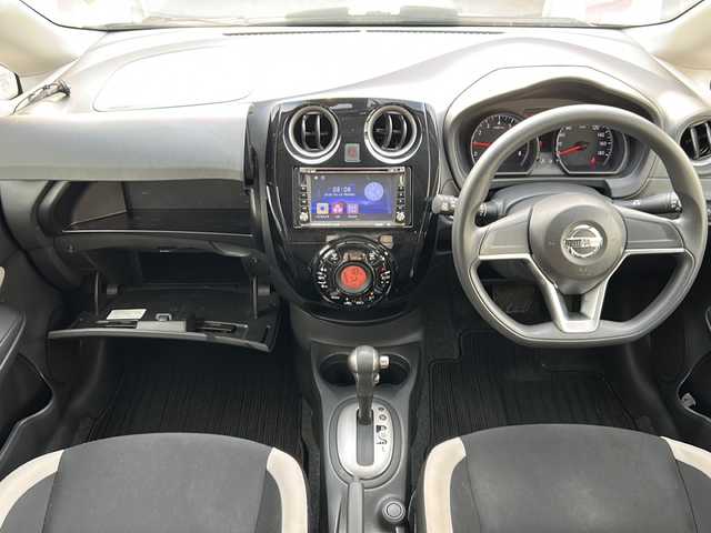 日産 ノート X FOUR 山形県 2017(平29)年 6.2万km スーパーブラック エマージェンシーブレーキ/４WD/社外ディスプレイオーディオ/（CD/DVD/BT）/ETC/レーンキープアシスト/バックカメラ/電動格納ウインカーミラー/オートライト/純正スチールホイール/社外AWスタッドレスタイヤ車載/純正フロアマットHDDナビ