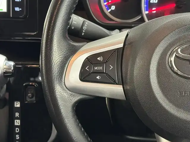トヨタ タンク カスタムG 三重県 2019(令1)年 5.3万km パールホワイトⅢ ガソリン/FF/インパネCVT/純正 7インチナビ NSZT-W68T/（AM/FM/CD/DVD/TV/SD/SDREC/Bluetooth）/【OP】パノラマモニター/両側パワースライドドア/モデリスタエアロ（F/S/R下）/ドライブレコーダー 前方/ビルトイン ETC/スマートアシスト3/・衝突警報機能（対車両・対歩行者）/・衝突回避支援ブレーキ機能（対車両・対歩行者）/・車線逸脱警報/・先行車発進告知機能/・オートハイビーム機能/・誤発進抑制制御機能（前方・後方）/・コーナーセンサー（前後）/装備/●【OP】コンフォートパッケージ/・運転席・助手席シートヒーター/・シートバックテーブル（買い物フック・ドリンクホルダー２個付（運転席・助手席））/●クルーズコントロール/●オートライト/●LEDヘッドライト/●LEDフロントフォグライト/●オートエアコン/●プッシュスタート/●スマートキー/●保/取/ナビ取/●スマートキーx2/●純正14inAW/など