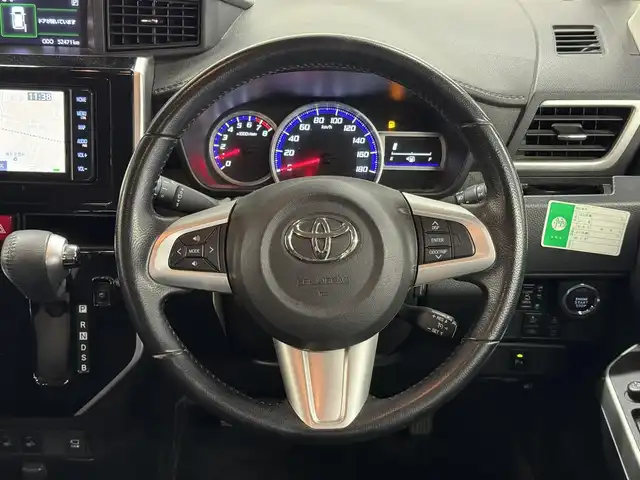 トヨタ タンク カスタムG 三重県 2019(令1)年 5.3万km パールホワイトⅢ ガソリン/FF/インパネCVT/純正 7インチナビ NSZT-W68T/（AM/FM/CD/DVD/TV/SD/SDREC/Bluetooth）/【OP】パノラマモニター/両側パワースライドドア/モデリスタエアロ（F/S/R下）/ドライブレコーダー 前方/ビルトイン ETC/スマートアシスト3/・衝突警報機能（対車両・対歩行者）/・衝突回避支援ブレーキ機能（対車両・対歩行者）/・車線逸脱警報/・先行車発進告知機能/・オートハイビーム機能/・誤発進抑制制御機能（前方・後方）/・コーナーセンサー（前後）/装備/●【OP】コンフォートパッケージ/・運転席・助手席シートヒーター/・シートバックテーブル（買い物フック・ドリンクホルダー２個付（運転席・助手席））/●クルーズコントロール/●オートライト/●LEDヘッドライト/●LEDフロントフォグライト/●オートエアコン/●プッシュスタート/●スマートキー/●保/取/ナビ取/●スマートキーx2/●純正14inAW/など