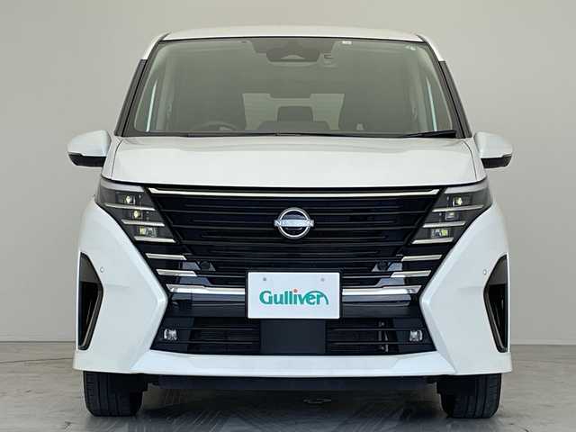 日産 セレナ ハイウェイスター V 愛知県 2023(令5)年 3.2万km プリズムホワイト プロパイロット/純正ナビ/全方位カメラ/両側パワースライドドア/レーダークルーズコントロール/Bluetooth/バックカメラ/コーナーセンサー/純正アルミホイール/LEDヘッドライト/パドルシフト/ステアリングヒーター/インテリジェントミラー/オートマチックハイビーム/ドライブレコーダー/衝突軽減システム/ETC/ステアリングスイッチ/スマートキー/プッシュスタート