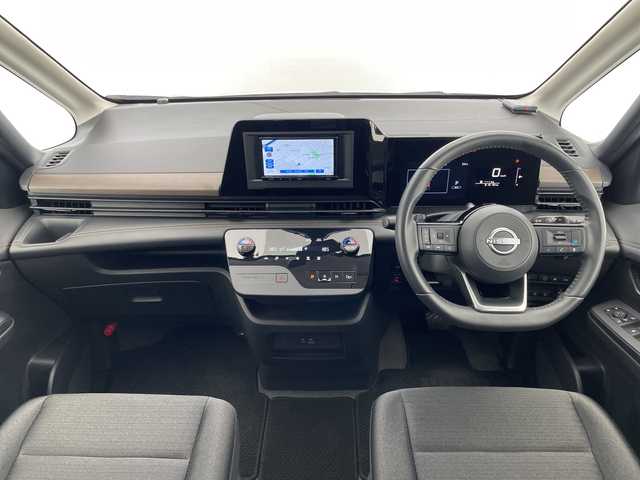 日産 セレナ ハイウェイスター V 愛知県 2023(令5)年 3.2万km プリズムホワイト プロパイロット/純正ナビ/全方位カメラ/両側パワースライドドア/レーダークルーズコントロール/Bluetooth/バックカメラ/コーナーセンサー/純正アルミホイール/LEDヘッドライト/パドルシフト/ステアリングヒーター/インテリジェントミラー/オートマチックハイビーム/ドライブレコーダー/衝突軽減システム/ETC/ステアリングスイッチ/スマートキー/プッシュスタート