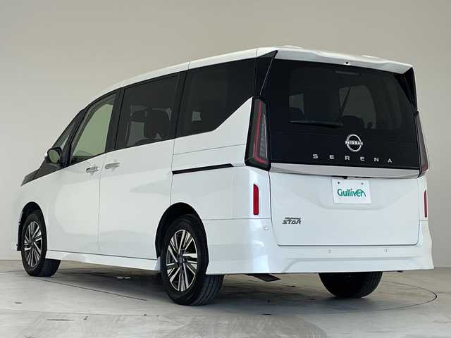 日産 セレナ ハイウェイスター V 愛知県 2023(令5)年 3.2万km プリズムホワイト プロパイロット/純正ナビ/全方位カメラ/両側パワースライドドア/レーダークルーズコントロール/Bluetooth/バックカメラ/コーナーセンサー/純正アルミホイール/LEDヘッドライト/パドルシフト/ステアリングヒーター/インテリジェントミラー/オートマチックハイビーム/ドライブレコーダー/衝突軽減システム/ETC/ステアリングスイッチ/スマートキー/プッシュスタート