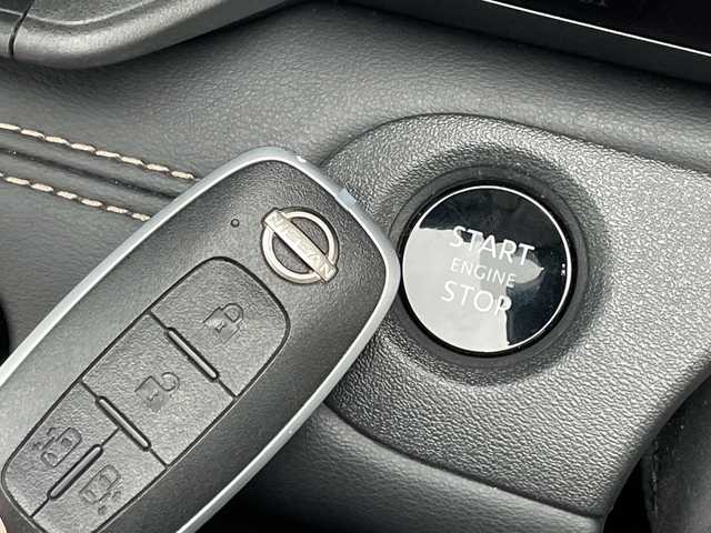 日産 セレナ ハイウェイスター V 愛知県 2023(令5)年 3.2万km プリズムホワイト プロパイロット/純正ナビ/全方位カメラ/両側パワースライドドア/レーダークルーズコントロール/Bluetooth/バックカメラ/コーナーセンサー/純正アルミホイール/LEDヘッドライト/パドルシフト/ステアリングヒーター/インテリジェントミラー/オートマチックハイビーム/ドライブレコーダー/衝突軽減システム/ETC/ステアリングスイッチ/スマートキー/プッシュスタート
